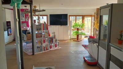 Charmantes 3-Familienhaus mit 249 m² Wohnfläche, Ausbaureserve und Weitblick in idyllischer Lage