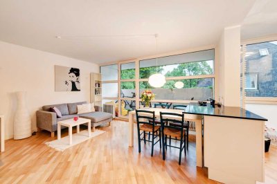 2-Zimmer-Wohnung mit Balkon und Einbauküche in Architektenhaus, Bestlage Herzogpark (nicht möbliert)