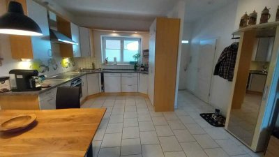 2 Zimmer Single-Wohnung mit großer Küche