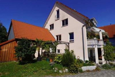 Wohlfühloase bei Meersburg: Ruhige DHH mit ELW für die ganze Familie