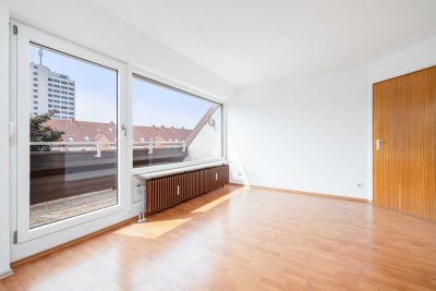 Ruhiges Wohnen auf zwei Ebenen: Helle 2,5-Zi.-Whg mit Dachstudio, Balkon & Stellplatz in Haunstetten
