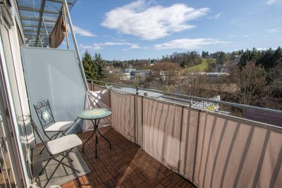 Helle Studentenwohnung mit Balkon und TG-Platz!