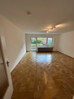 Renovierte 3 Zi.-Wohnung mit Balkon und Einbauküche in ruhiger Lage von Meerbusch-Osterath