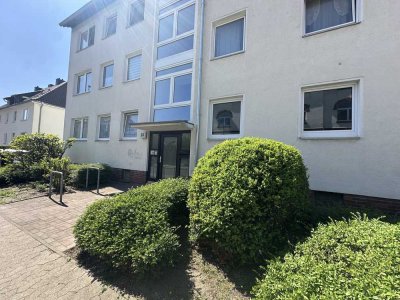 3 Zimmer Wohnung mit großem Balkon und Stellplatz, ruhig und modernisiert