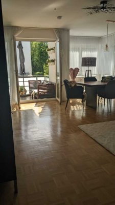 Exklusive 3-Zimmer-Wohnung mit Loggia und Einbauküche in Neufahrn bei Freising