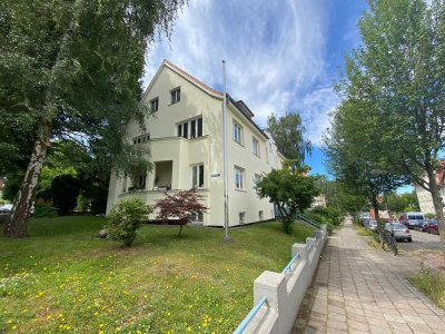 2-Raum-Wohnung mit Altbaucharme und Einbauküche