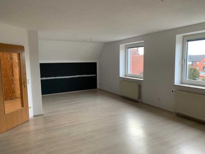 Geräumige 4-Zimmer Dachgeschosswohnung mit Balkon in Melle