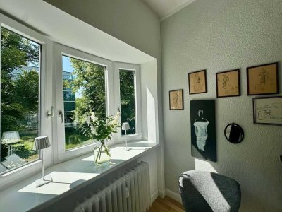 EXCLUSIVE LISTING: STYLISH, WELL-MAINTAINED 4-ROOM APARTMENT IN DAHLEM !