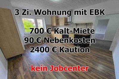 ab sofort - großzügige 3 Zimmer Wohnung