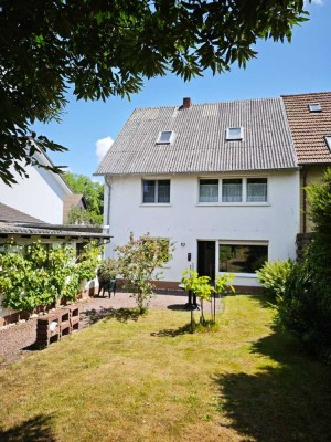 Großzügiges Einfamilienhaus mit Garten, Garage & Stellplätzen in Blieskastel-Niederwürzbach