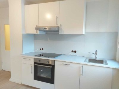 Ruhige, schöne helle 2,5 Zimmer mit Einbauküche