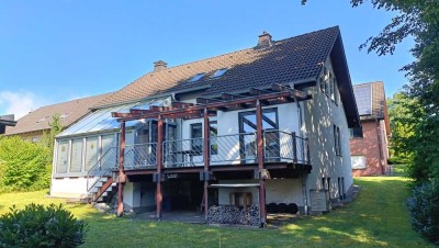 Großzügiges Einfamilienhaus mit Wintergarten in ruhiger Lage