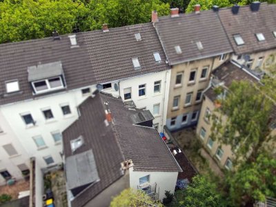 Gepflegtes Mehrfmailienhaus - teilsaniert!