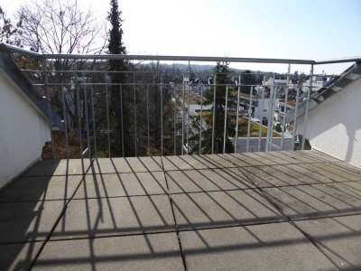 **** DA-Bessungen, neuwert. DG-Wohnung (4 ZKB) mit Süd-Loggia ****