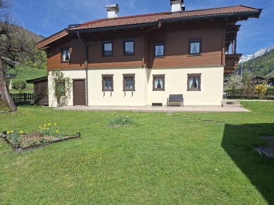 Großzügige 4-Zimmer-Erdgeschosswohnung mit Terrasse, Garten und Garage