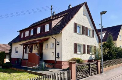 Im Herzen des Strombergs - freistehendes Zweifamilienhaus mit Garten.