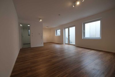 *Einliegerwohnung, Neubau, Weinstadt,Modern und Zentrale Lage, 3min Fußweg zur Bahn*