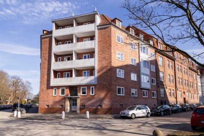 Bezugsfreie 2-Zimmer-Wohnung mit Westbalkon – Förde und Park fußläufig erreichbar