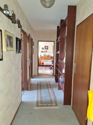 ****GELEGENHEIT, SONNIGE EIGENTUMSWOHNUNG MIT LOGGIA, ALLE NEBENRÄUME, HOHER LIFTSTOCK