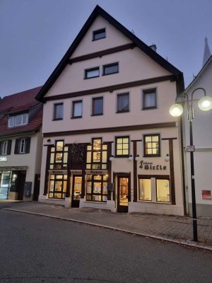 Exklusives Wohn- und Geschäftshaus in Münsingen - mit seit 50 Jahren etabliertem Friseursalon