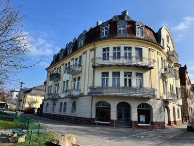 Großzügige, ruhig am Kurpark gelegene Altbauwohnung