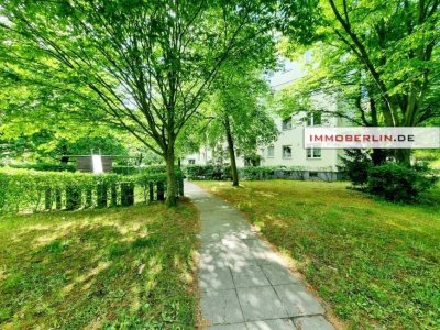 IMMOBERLIN.DE - Schöne Dachgeschosswohnung mit Südterrasse & Pkw-Stellplatz