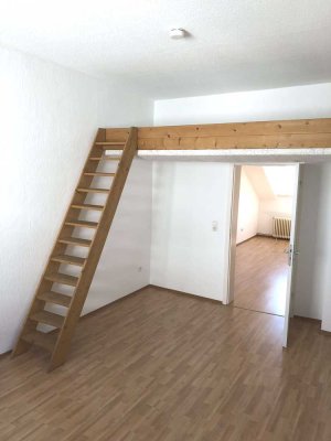 Modernisierte Altbauwohnung in Wi.-City mit Laminatböden