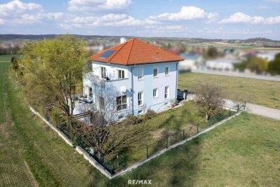 Elegantes Einfamilienhaus mit vielen luxuriösen Extras in Enzersfeld