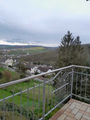 Ansprechende und gepflegte 4-Raum-Wohnung mit Balkon in Fischbach