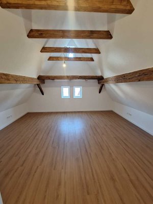 Erstbezug nach Sanierung: Stilvolle 2-Zimmer-Maisonette-Wohnung mit geh. Innenausstattung