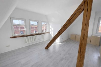 Historisches Altstadtflair trifft modernes Wohnen! Helle 2-Zimmer-Wohnung in Fallersleben