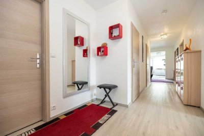 Wohnen mit Wohlfühlgarantie: Renovierte 3,5-Zimmer-Wohnung in ruhiger Umgebung
