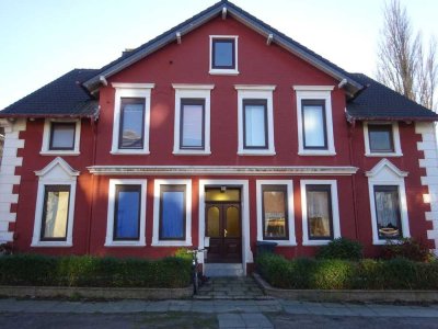 Bremerhaven: Renovierte 3-Zi.-Wohnung im EG in gediegenem Altbau im Herzen Wulsdorfs