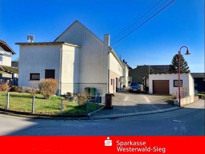 Einfamilienhaus mit Nebengebäude in ruhiger Lage.