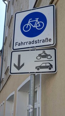 BI Nähe Landgericht  97 m² , 3 Zimmer,  Kü , Bad,  helle ETW