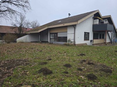 Sonnige 4-Zimmer Wohnung mit großem Garten