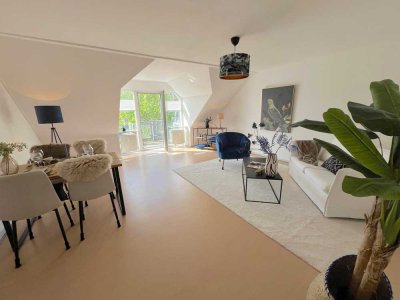 Helle freundliche 2-Zimmer Dachgeschosswohnung mit Balkon in Büdelsdorf
