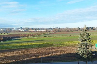 Oberste Etage: freie 3-Zimmer-Wohnung mit Südbalkon und TG-Stellplatz