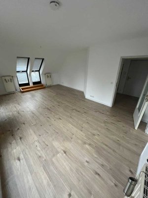 Charmante 2,5-Zimmer Maisonette-Wohnung im 2. OG mit Balkon in Köpenick