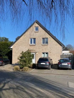 Wunderschöne und helle 2,5 Zimmer Wohnung in ruhiger Lage