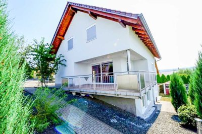 Schallodenbach | Modernes Einfamilienhaus mit Einliegerwohnung, Photovoltaik & Wärmepumpe