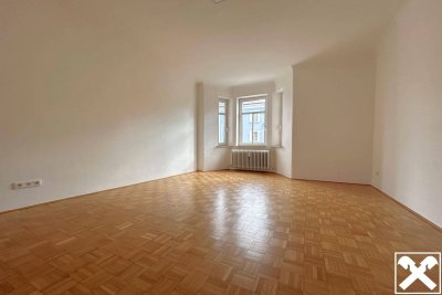 Helle 2-Zimmer-Altbauwohnung