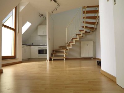 Gepflegte 1,5-Zimmer-Maisonette-Wohnung mit Balkon und Einbauküche in Baiersdorf