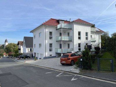 Erstbezug: Moderne 3-Zimmer-Wohnung mit Balkon und Aufzug  im 1. OG in Usingen