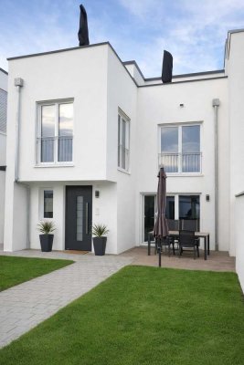 Modernes Reihenmittelhaus mit Dachterrasse & Bergblick
