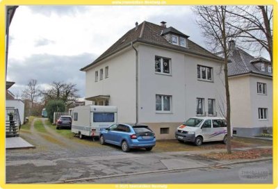 ETW im Zweifamilienhaus: Erdgeschoss, Stellplatz, Garten und Terrasse