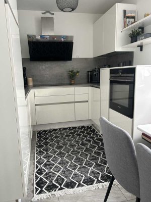 Schöne 4,5- Zimmer Wohnung mit Balkon und Gemeinschaftsgarten OHNE PROVISION