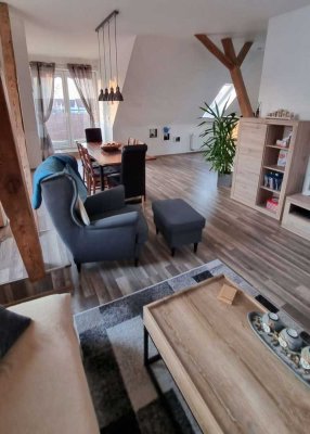 Moderne 4-Zimmer-Whg 108 m², Balkon + Stellplatz