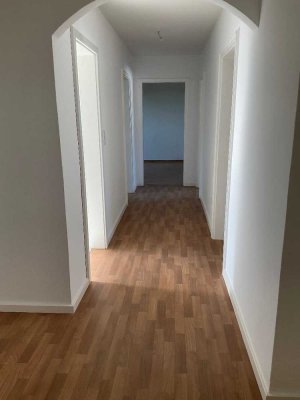 Gut geschnittene 4-Zimmer-Wohnung zu vermieten