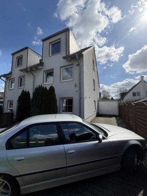 Moderne 5-Zimmer DHH mit Garten, Garage & Fußbodenheizung – Essen Altenessen